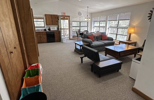Huntsville House | Neaville House in the heart of the Ozark Wilderness