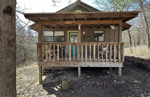 Huntsville House | Neaville House in the heart of the Ozark Wilderness
