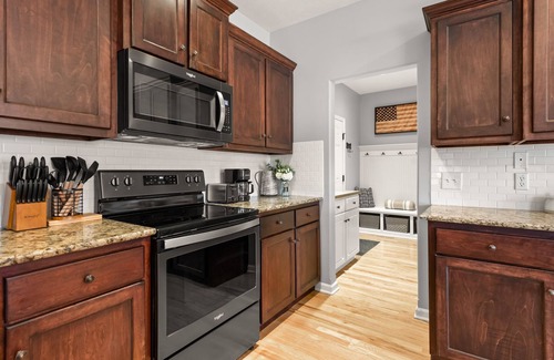 Sarpy County House | Nebraska Charm: 5BR Home with Smart Touches