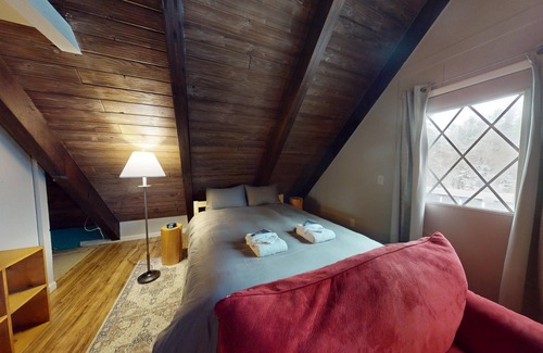 Mendon Ski Chalet | Need a pet-friendly rustic chalet to escape? Try Blue Ridge Chalet.