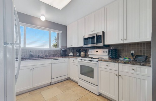 Ono Island Condo | Needle Rush Point | 2 Pools | 2 Boat Docks w/Slips | Walk to FloraBama | A25