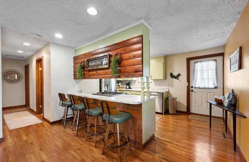 Custer House | Needles Nest: Secluded Cabin with Hot Tub