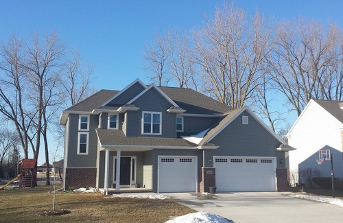Neenah House | Neenah 5 bedroom - Airventure