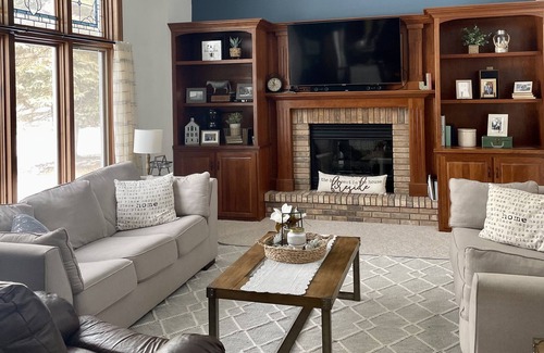 Neenah House | Neenah Charmer