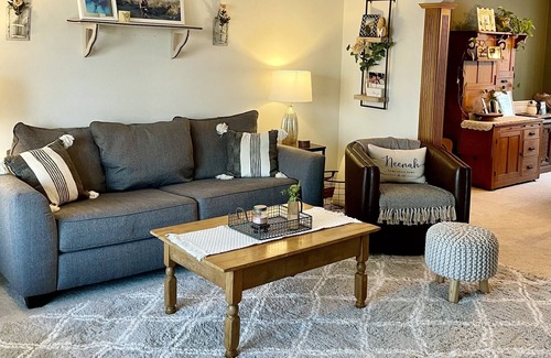 Neenah House | Neenah Charmer