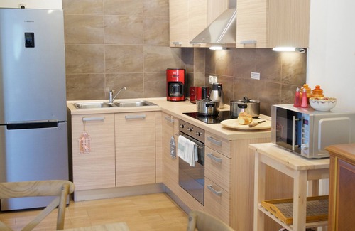 Karavomylos Apartment | NEFELI - Ocean front view/lavish decoration /10m to water/115m2