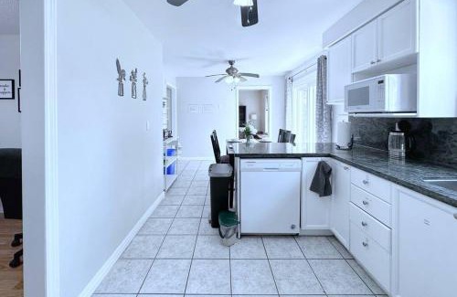 Barrie House | Neighborhood friendly House in Barrie!