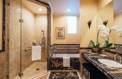 Lower Pacific Heights Hotel | Neighbourgood Sutter Mansion
