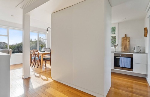 Newstead Apartment | Nellie`s Nest - A Stylish Retreat in Leafy Newstead