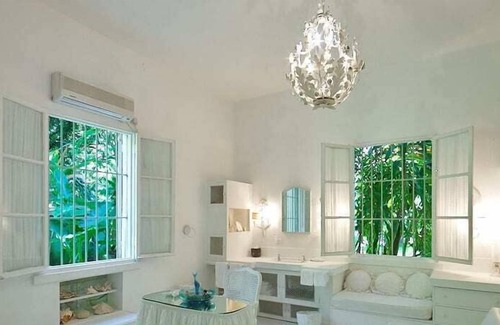 Little Battaleys Villa | Nelson Gay (7 Bed) Su