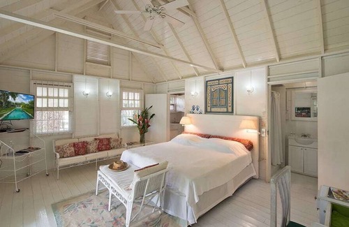 Little Battaleys Villa | Nelson Gay (7 Bed) Su