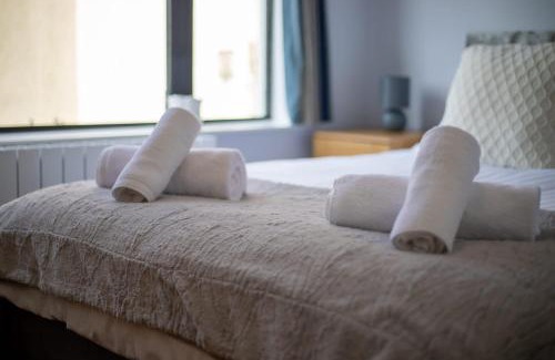 Brixham Apartment | Nelson's Quarters- Harbour & High Street