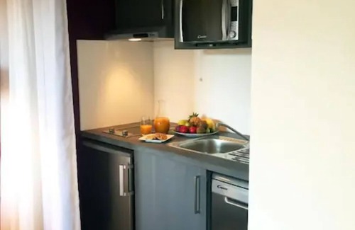 La Fuye-Velpeau House | Nemea Appart Hotel Quai Victor Tours Centre