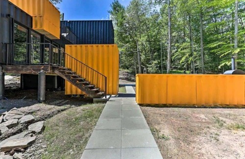Smallwood House | Neo Nature Container Box- Hot Tub, Wood Pizza Oven