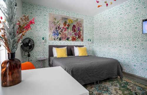 Groningen Apartment | Neon Nights Studio