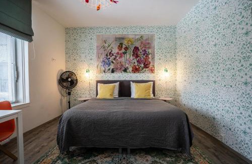 Groningen Apartment | Neon Nights Studio