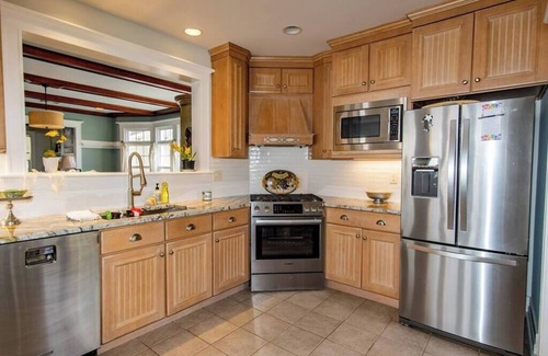 New London House | Neptune Beach Home - New London PRIVATE BEACH