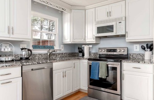 Cape Saint Claire House | Neptune by the Water - Pet Friendly Fenced Yard
