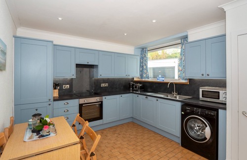 Rockcliffe Cottage | Neptune Cottage - a house that sleeps 8 guests in 5 bedrooms