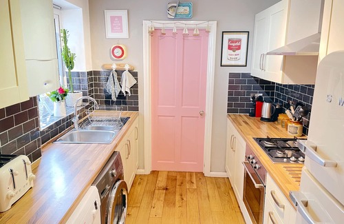 Whitstable House | Neptune Cottage Whitstable; 3 bedroom cottage, beautiful garden; 5 mins beach.