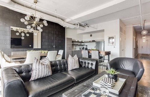 Old Fourth Ward Apartment | Neptune Loft by Atlanta Luxury Rentals
