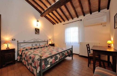 Passignano sul Trasimeno Apartment | Nerella Three-Bedroom House for 8 people - first floor with stairs