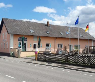 Offingen House | "Nesthocker" Café-Snackbar-Pension-Bauwagencamp