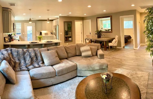 Felton House | Nestled in acres of forest and walkable to town