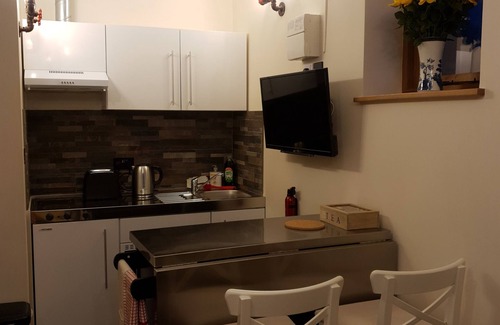 Grafton Regis Apartment | Nestled in Buckinghamshire countryside is this quaint, characterful studio