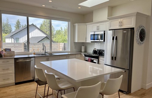 Southwest Mission Cottage | Nestled in nature, enjoy this modern, private cottage! Pet Friendly. Free Pkg.