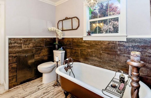 Central Point House | 🌲Nestled in the Mountains 4 bd 3 bath home 🌲