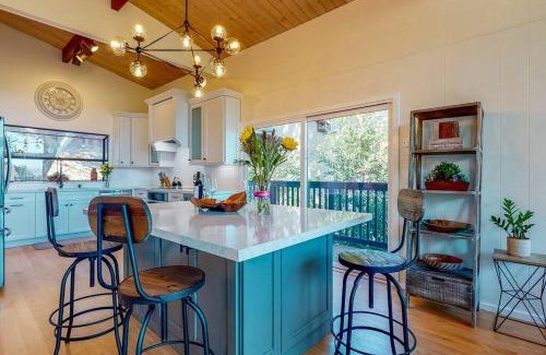 Tamalpais-Homestead Valley House | Nestled In The Trees Bay Area Best Hidden Gem