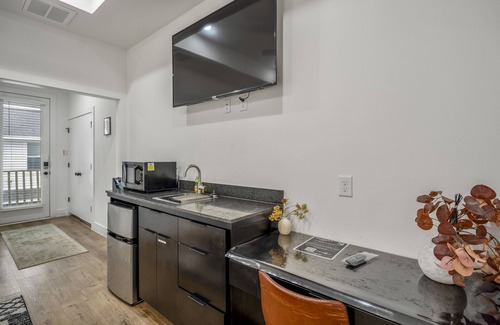 Greater East End Apartment | Nestled Nook Studio #3 @ East End Revitalized