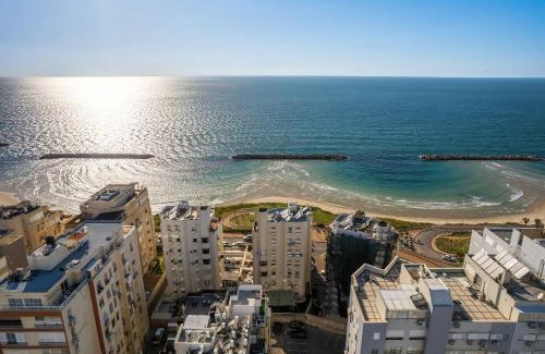 Netanya Apartment | Netanya Beachfront & Pool Retreat by Sea N' Rent