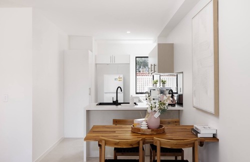 Southport House | Netflix, Brand new 4BR,Fast NBN,AC, Free Parking