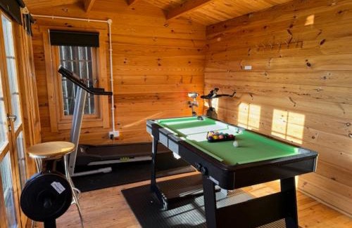 Hereford House | Netflix Home Jacuzzi gym Fast WIFI PS5 Free Parking 2 spaces