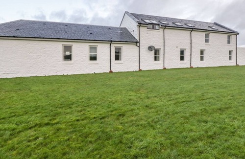 Rothesay Cottage | NETHER STRAVANNAN SOUTH, pet friendly in Rothesay, Isle Of Bute