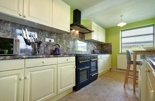 Amble Cottage | NETTIE'S VIEW, pet friendly, country holiday cottage in Amble