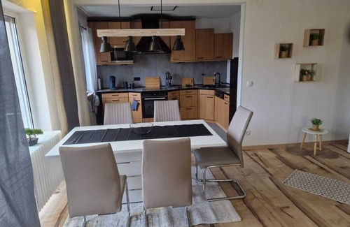 Neunkirchen Apartment | Neu 4 Zi. Küche Bad Ruhige Lage Nähe Zentrum Neunkirchen