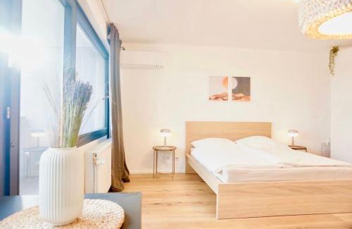 Innenstadt-West Apartment | NEU modernes Apartment in Top Lage, free Parking max 1,65m Höhe und 1,8m Breite
