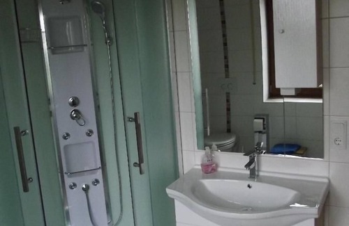 Staffelstein Apartment | Neu renovierte 58 qm Ferienwohnung mit Balkon
