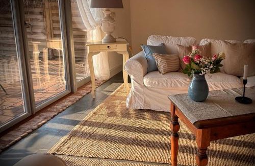 Kuhs Bed & Breakfast | Neu! ULENHUUS Mecklenburgische Schweiz Laage Güstrow Rostock Port Bed and Breakfast - Pension -Ferienhaus - Familienurlaube bis 10 Personen