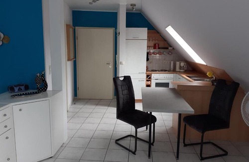 Niederdorfelden Apartment | Neue Möblierte Wohnung mit Separatem Eingang, Nahe zum Bahnhof Nach Frankfurt