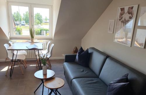 Schwerin Apartment | Neumühler Hof- Gemütliche Wohnung "Lenia" Parkplätze und Kongresshalle in der Nähe