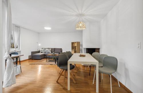 District 8 Apartment | Neumünsterstrasse 26