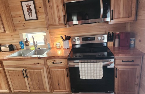 Melmore House | NEVER JUDGE A BOOK BY IT'S COVER!n.2 bedroom mobile home in Carey with AC, WiFi