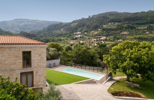 Bico House | Neves House - Pool With Stunning Montain View