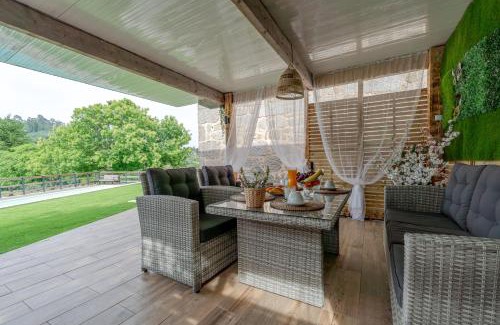 Bico House | Neves House - Pool With Stunning Montain View