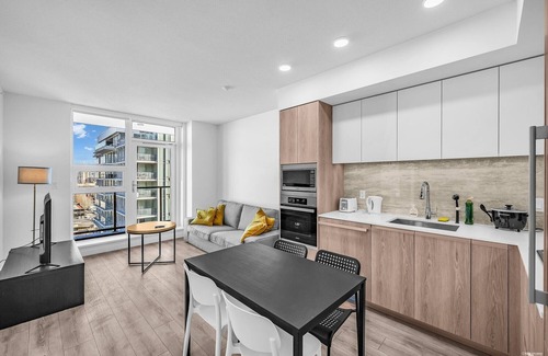 Richmond City Centre Apartment | NEW 1.5 BDR APT in Perfect Location | Skytrain & Richmond Mall