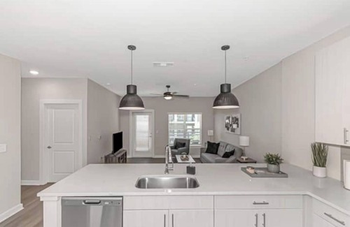 Covington Apartment | New 1 Bed 1 Bath Apartment for Mid-Term Stays